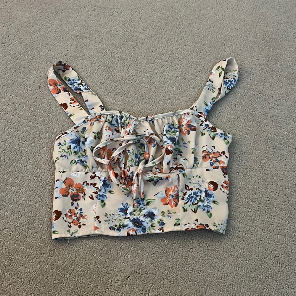 women’s floral crop top
